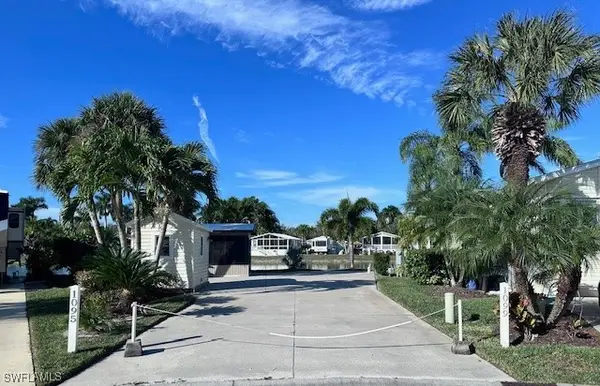 1099 Opal Lake Point, Naples, FL 34114