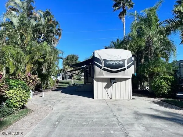 1687 Diamond Lake Circle, Naples, FL 34114