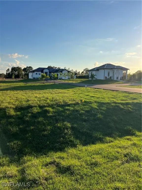 2594 43rd Avenue Ne, Naples, FL 34120