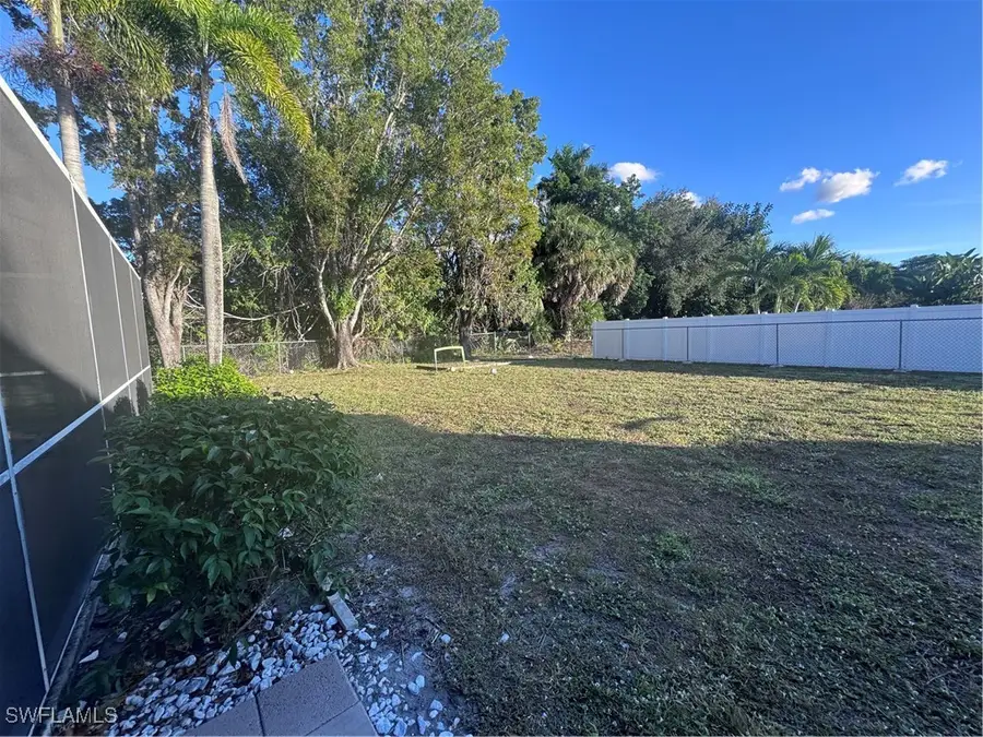 5203 Selby Dr, Fort Myers, FL 33919 - Image #3