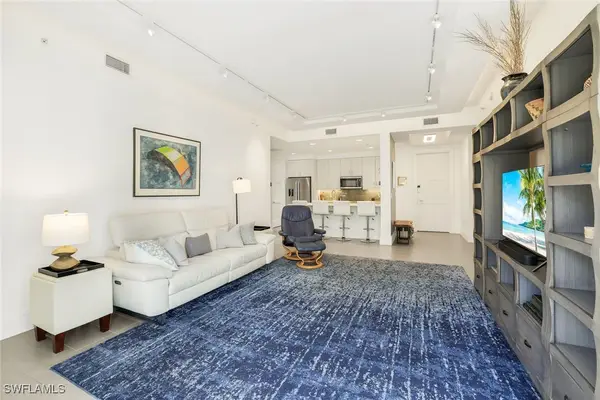 1035 3rd Avenue S #215, Naples, FL 34102