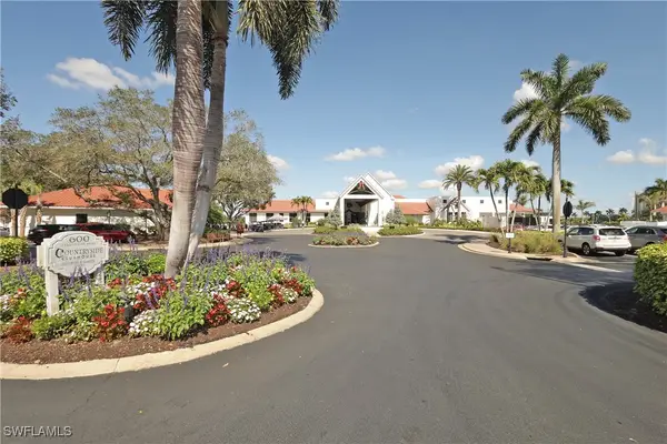 478 Countryside Drive, Naples, FL 34104