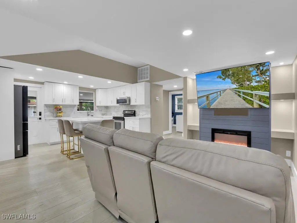 2180 Della Drive, Naples, FL 34117 - Image #1