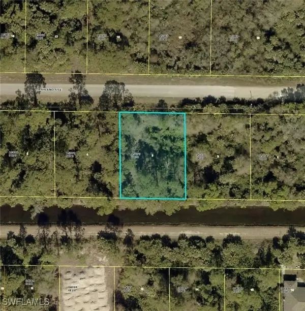 858 Ashland Street E, Lehigh Acres, FL 33974