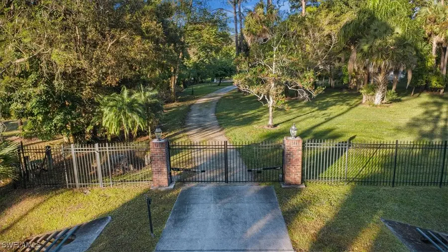 565 3rd Street Sw, Naples, FL 34117 - Image #2