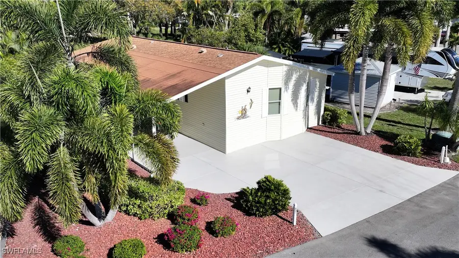 10015 Parkwood Drive, Fort Myers, FL 33905 - Image #3