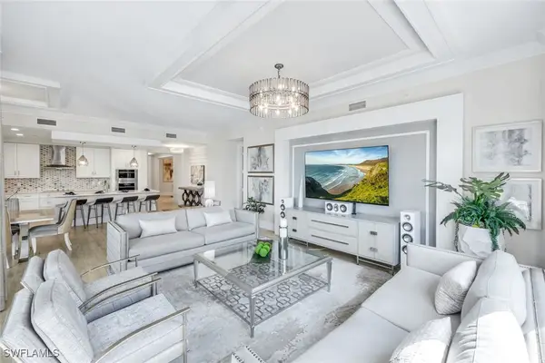 1135 3rd Avenue S #209, Naples, FL 34102