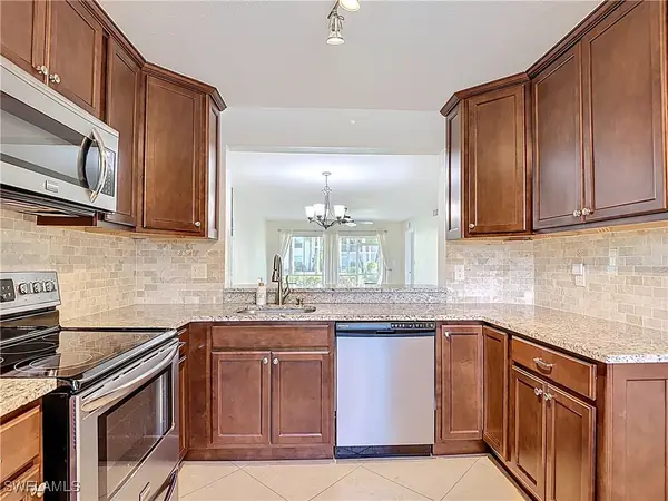 729 Landover Court #102, Naples, FL 34104