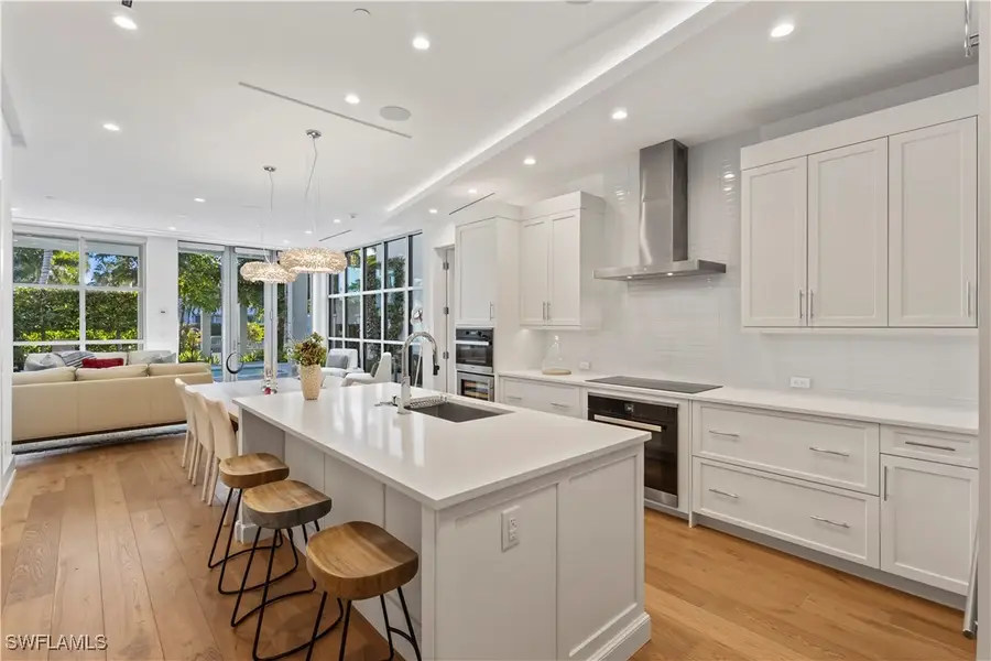 355 Banyan Boulevard #2, Naples, FL 34102 - Image #2