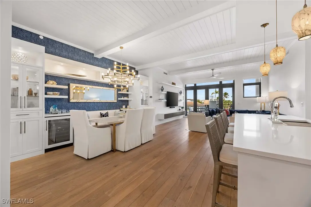 875 6th Avenue S #203, Naples, FL 34102 - Image #1