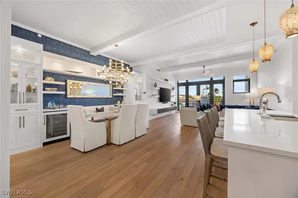 875 6th Avenue S #203, Naples, FL 34102