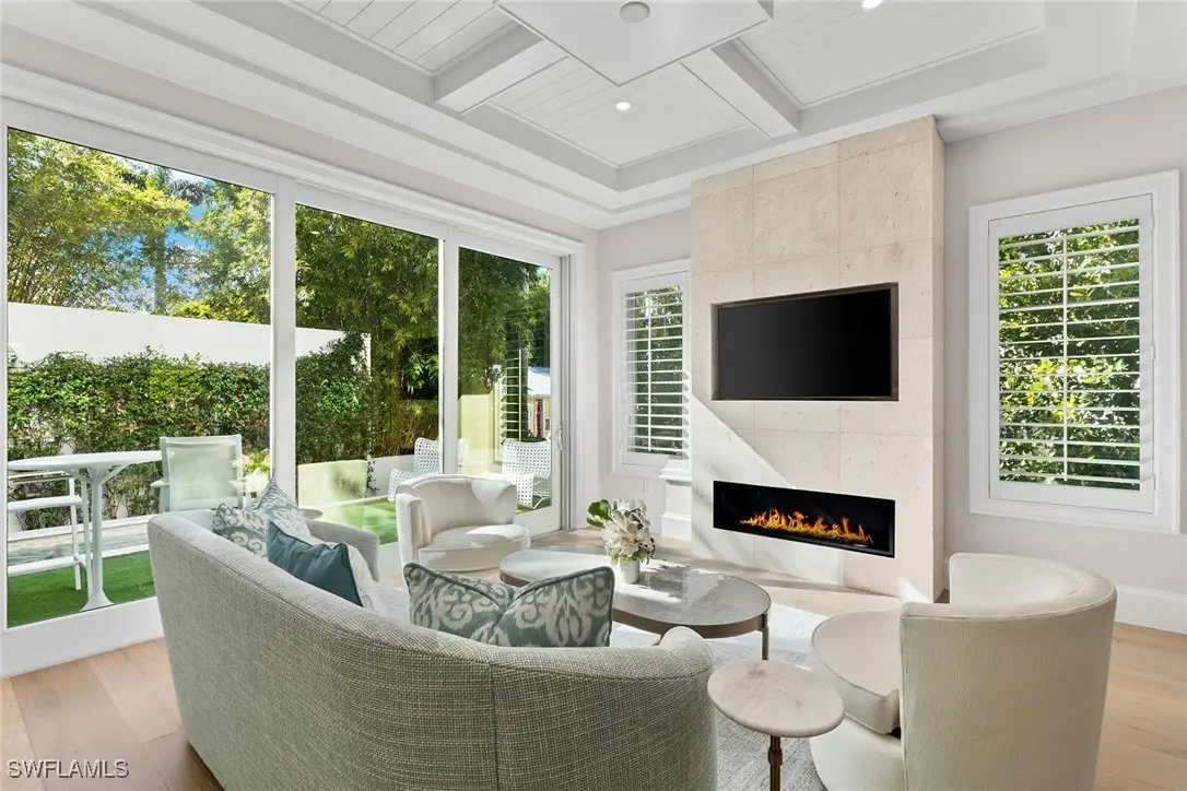 810 9th Street S, Naples, FL 34102 - Image #1