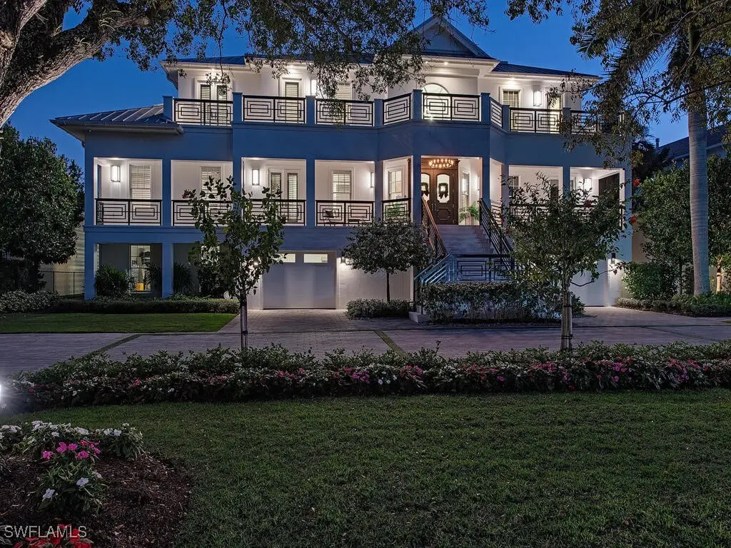 140 3rd Avenue S, Naples, FL 34102 - Image #1