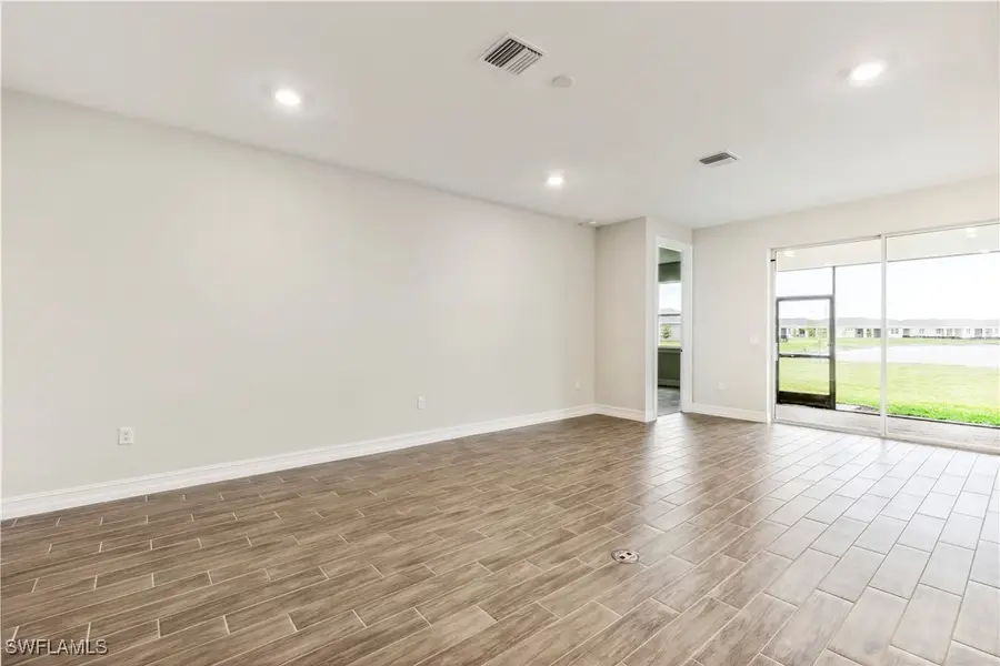 560 Spring Hill Lake Loop, Cape Coral, FL 33993 - Image #2