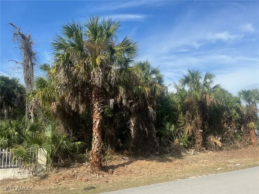 381 22nd Street Ne, Naples, FL 34120 - Image #3