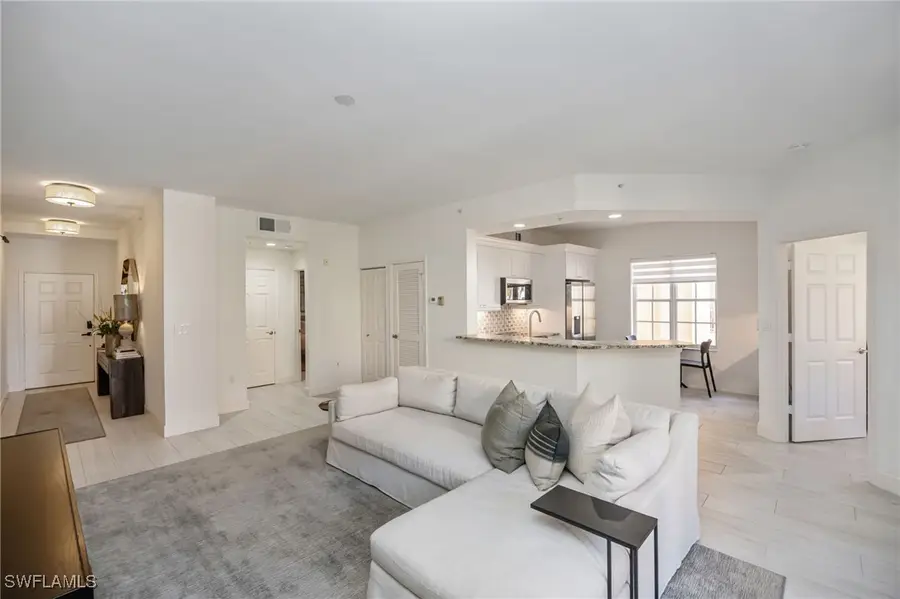 401 Bayfront Place #3208, Naples, FL 34102 - Image #2