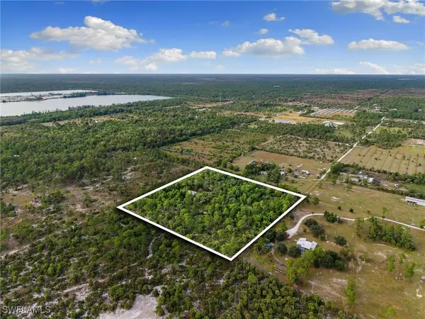 630 Pioneer Trail, Naples, FL 34117