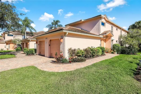 524 Lake Louise Circle #504, Naples, FL 34110