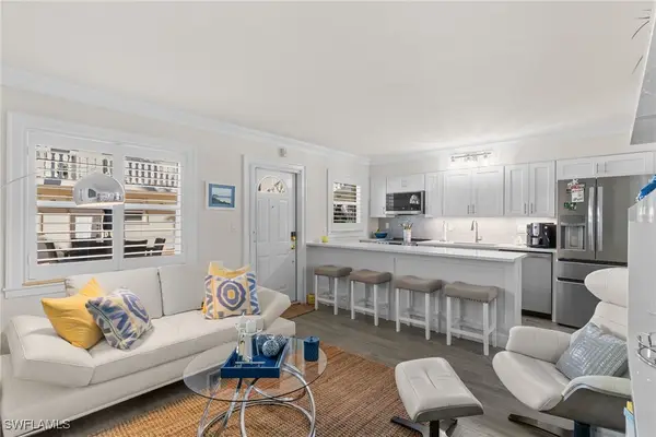 980 7th Avenue S #102, Naples, FL 34102