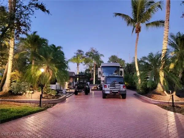 4690 Southern Breeze Drive, Naples, FL 34114