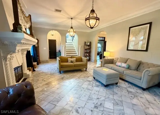 1334 Barcelona Avenue, Fort Myers, FL 33901 - Image #2