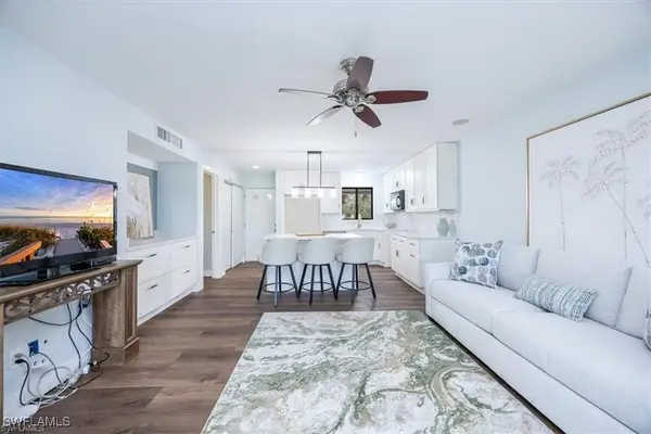 746 Eagle Creek Drive #4, Naples, FL 34113