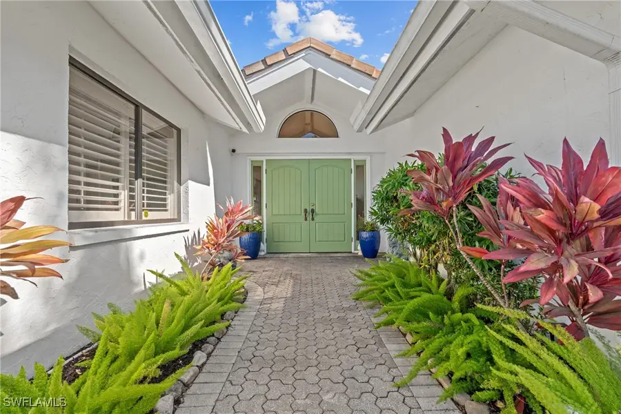 2419 Pine Woods Circle #11, Naples, FL 34105 - Image #3