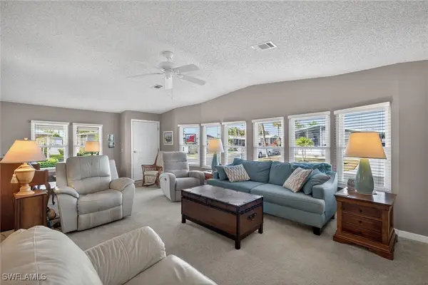 161 Seven Seas Way #161, Naples, FL 34104