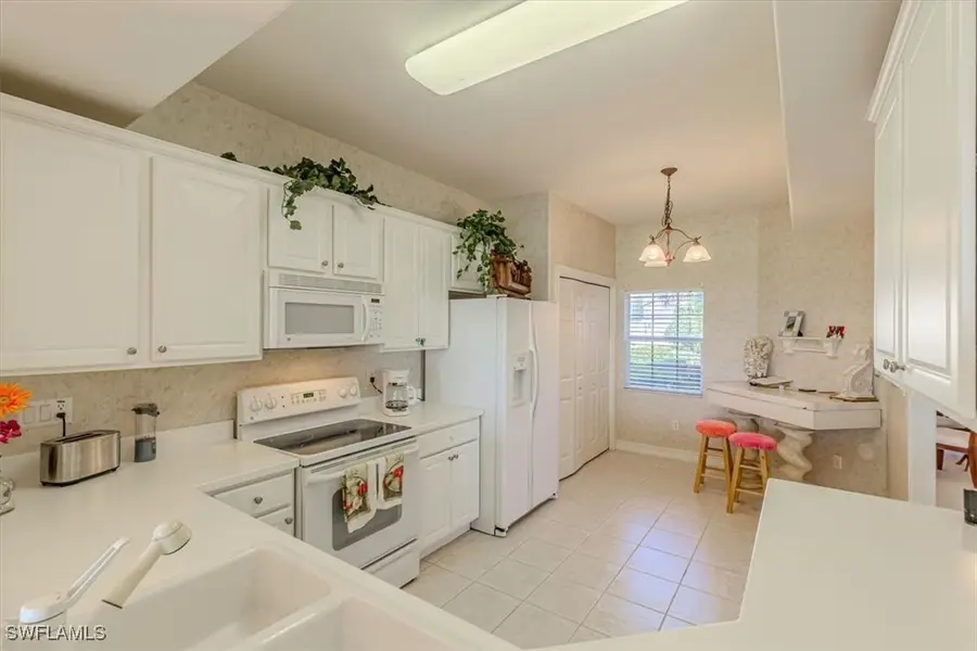 9195 Michael Circle #1303, Naples, FL 34113 - Image #2