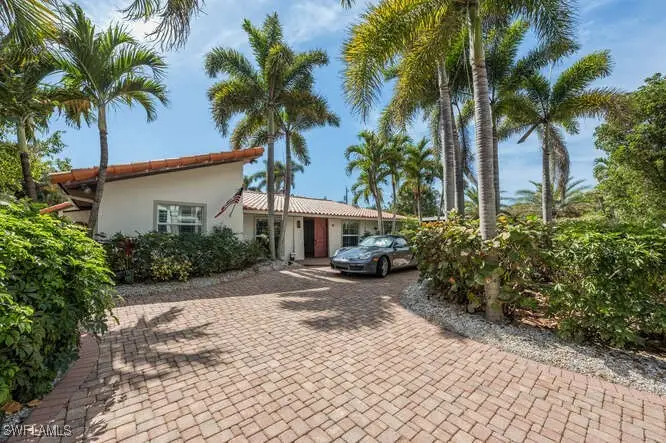 778 Broad Court S, Naples, FL 34102 - #3