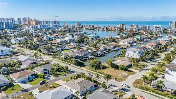 507 99th Avenue N, Naples, FL 34108