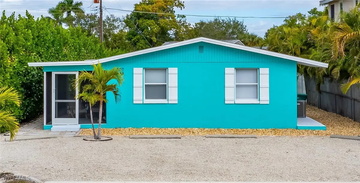 807 106th Avenue N, Naples, FL 34108 - Image #1