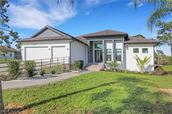 653 23rd Street Sw, Naples, FL 34117