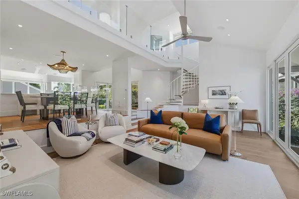 625 Bridgeway Lane, Naples, FL 34108