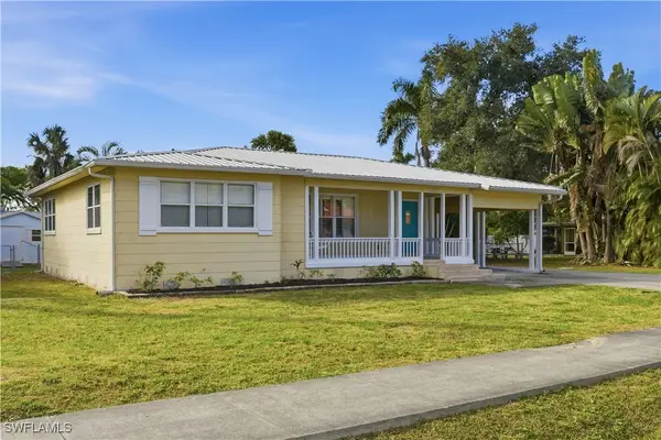 1420 Maravilla Avenue, Fort Myers, FL 33901