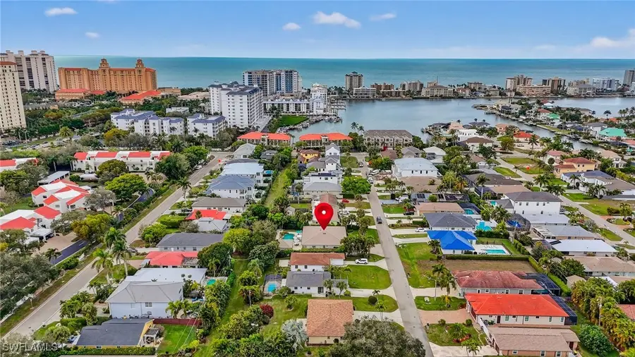 542 92nd Avenue N, Naples, FL 34108 - #2