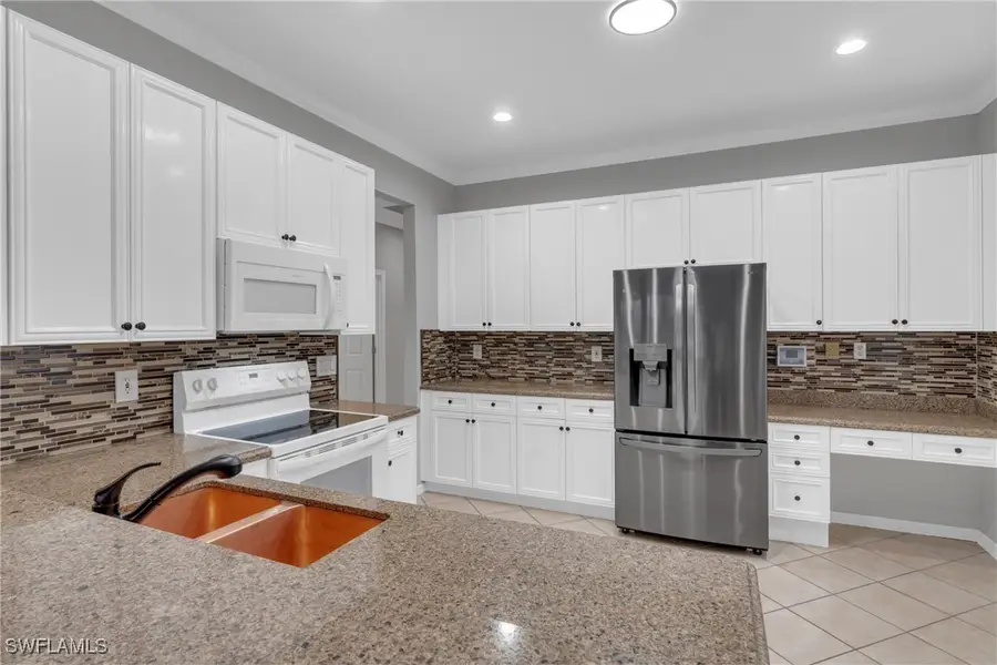 11239 Lakeland Circle, Fort Myers, FL 33913 - Image #3