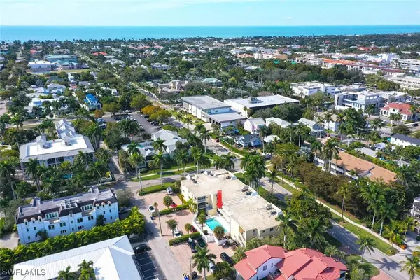 900 8th Avenue S #103, Naples, FL 34102