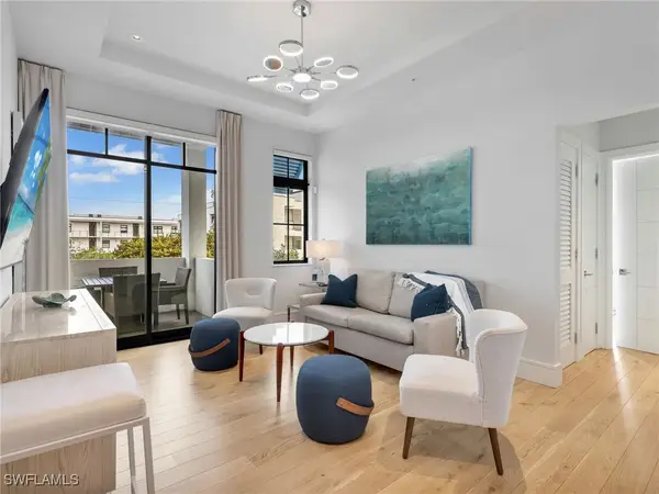 101 8th Street S #201, Naples, FL 34102