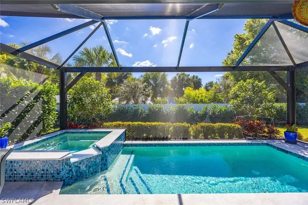 8012 Calle Canovas Court, Naples, FL 34114