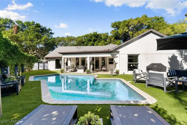 2570 Crayton Road, Naples, FL 34103