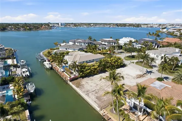 1670 Dolphin Court, Naples, FL 34102