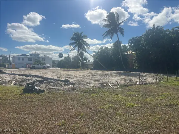 4822-4824 Esplanade Street, Bonita Springs, FL 34134