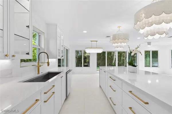 17 Knights Bridge Road, Naples, FL 34112