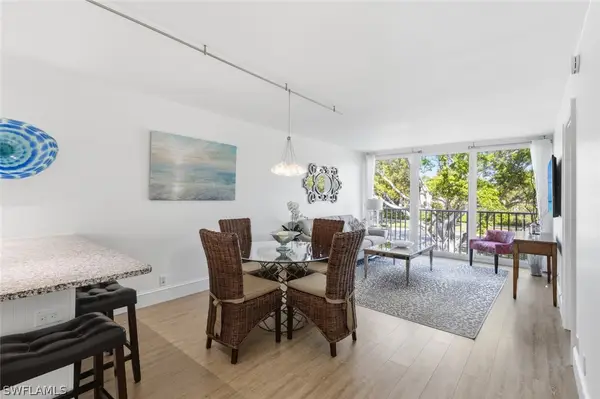 416 Broad Avenue S #H416, Naples, FL 34102