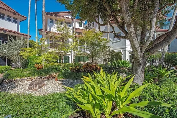 4715 Villa Mare Lane #26-16, Naples, FL 34103