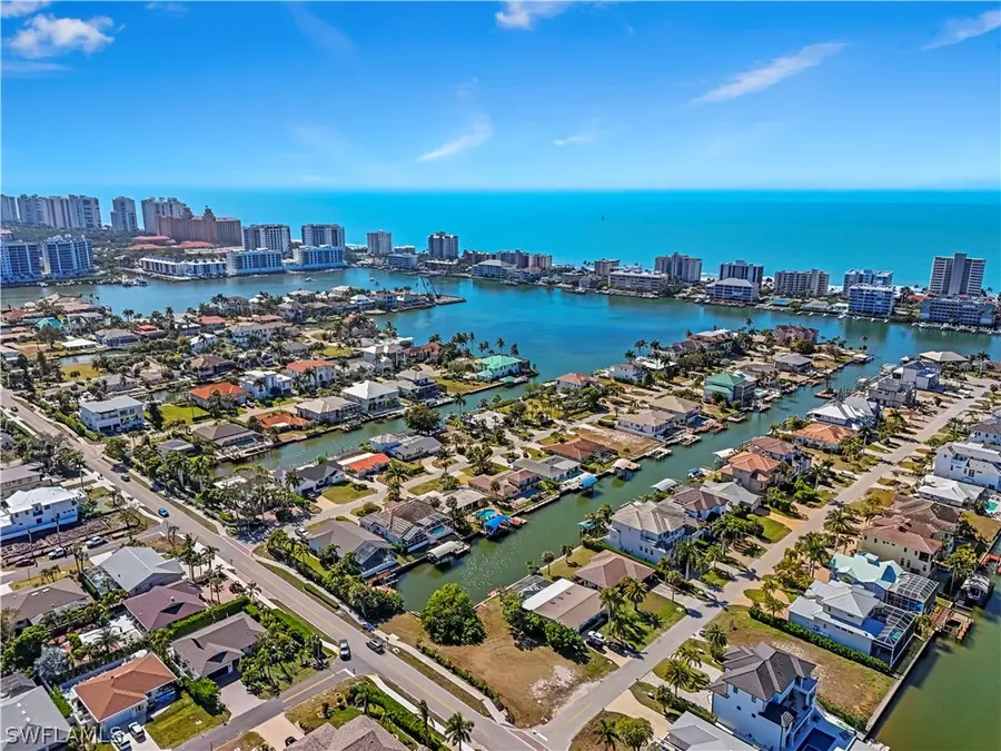 498 Trade Winds Avenue, Naples, FL 34108 - #2