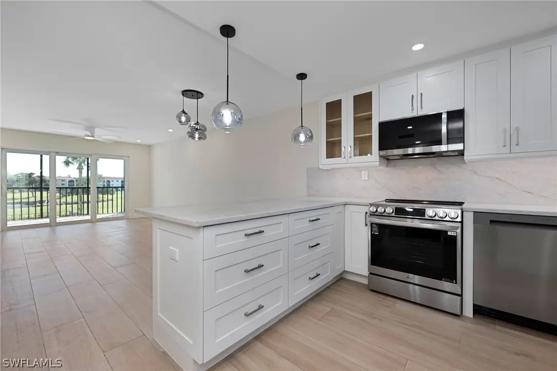 13 High Point Circle N #206, Naples, FL 34103 - Image #1