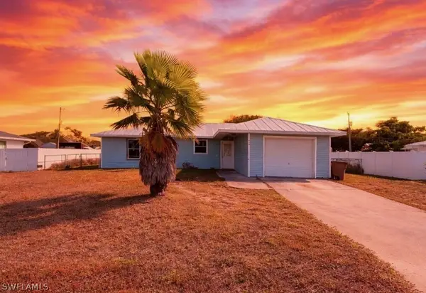 419 NE 16th Place, Cape Coral, FL 33909