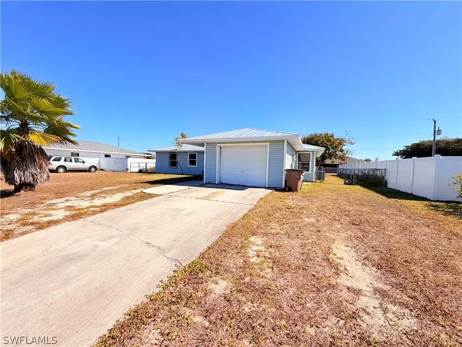 419 NE 16th Place, Cape Coral, FL 33909 - #3